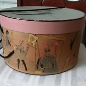 Vintage French hatbox
